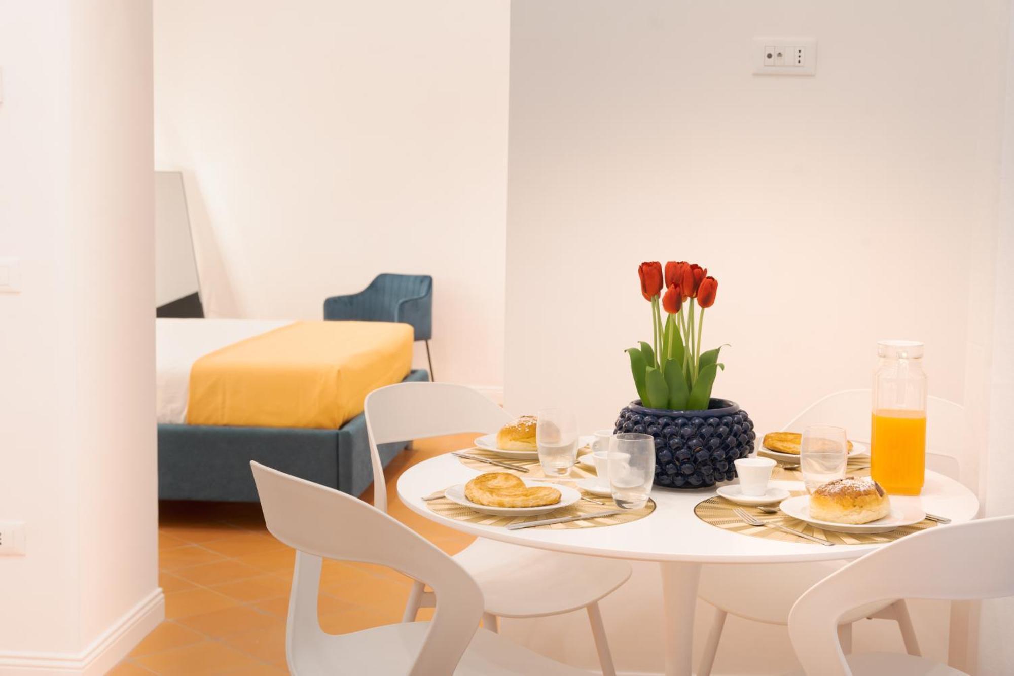 Palazzo Castriota Scanderbeg Guest house Naples