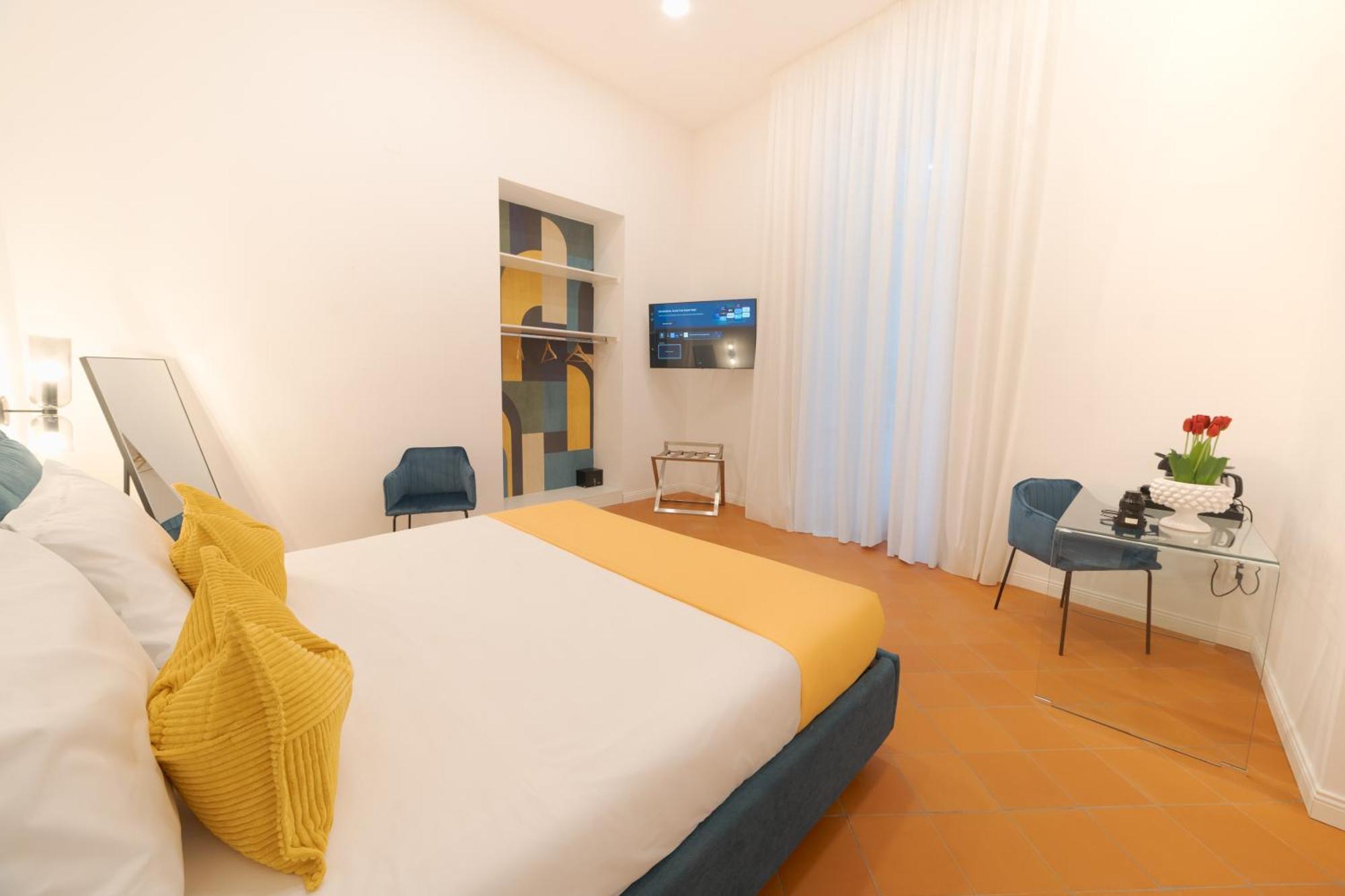Palazzo Castriota Scanderbeg Guest house Naples